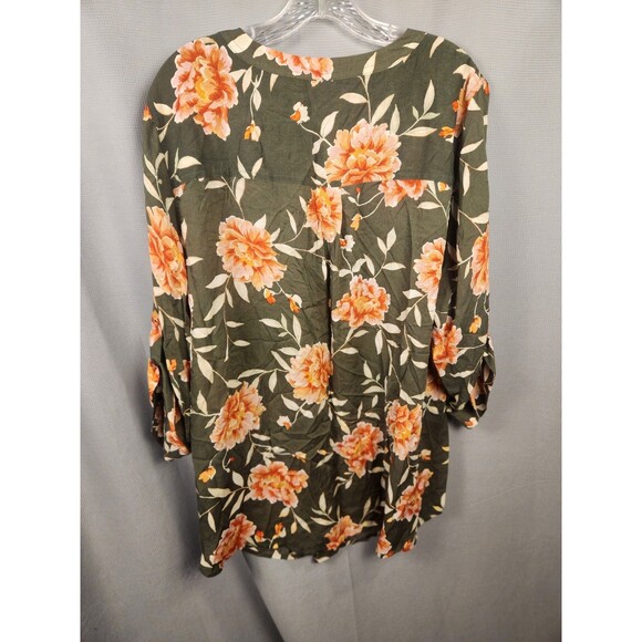 Torrid Harper Womens Green Floral Roll Tab Sleeve Split V-Neck Blouse Top Size 3 - Picture 2 of 6